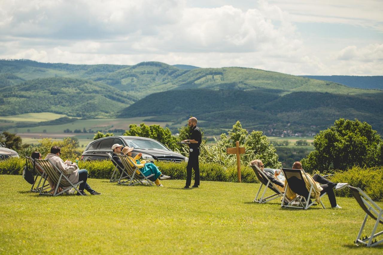 Natura Hill Zebegeny - Butik Szobak Es Etterem Exterior foto
